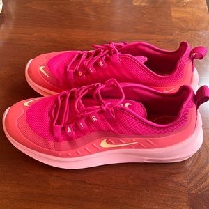 Women’s Pink Nike Air Size 9.5